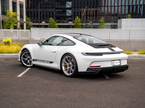 Used 2024 Porsche 911 GT3 RWD image 3