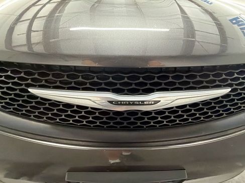 Used 2022 Chrysler Voyager LX FWD image 29