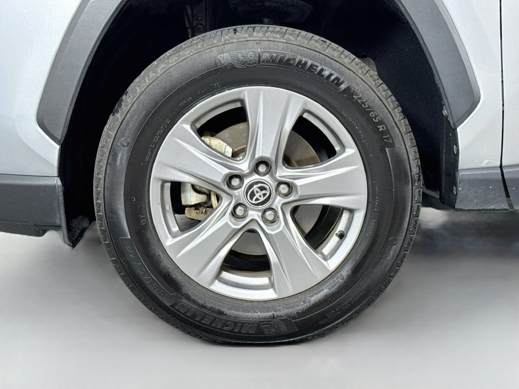 Used 2025 Toyota RAV4 XLE w/ Convenience Package AWD/4WD image 12