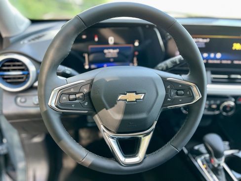 New 2025 Chevrolet Trax LT w/ Driver Confidence Package image 15