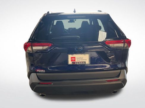 Certified 2021 Toyota RAV4 XLE w/ Convenience Package AWD/4WD image 4