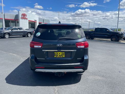 Used 2016 Kia Sedona SX Limited FWD image 4