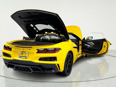 Used 2026 Chevrolet Corvette Z06 RWD image 12