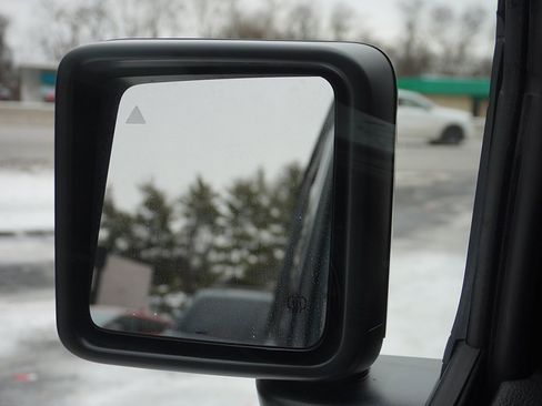 Used 2021 Jeep Wrangler Unlimited Sahara image 39