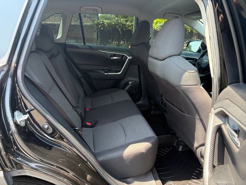 Used 2023 Toyota RAV4 XLE AWD/4WD image 27