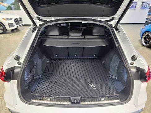 New 2025 Audi Q5 Premium image 16