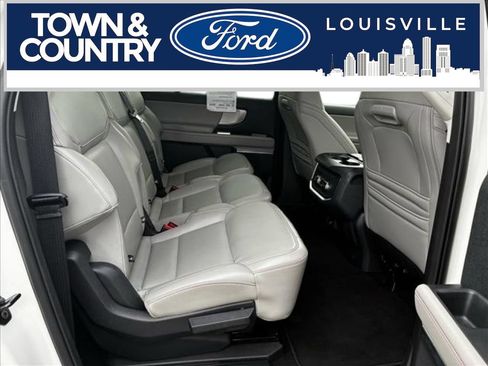 Used 2025 Ford Expedition Max Active AWD/4WD image 16