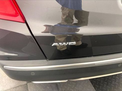 Used 2019 Cadillac XT5 Platinum AWD/4WD image 7