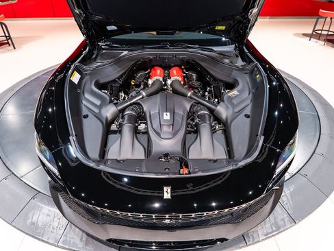 Used 2026 Ferrari Roma Spider RWD image 18