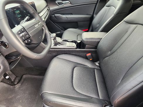 New 2026 Kia Sportage EX w/ EX Panorama Roof Package image 9