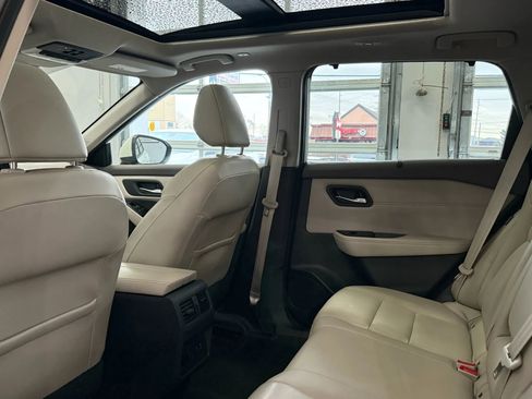 Used 2022 Nissan Rogue SL w/ SL Premium Package FWD image 28