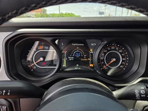Used 2025 Jeep Wrangler Unlimited Sport AWD/4WD image 20