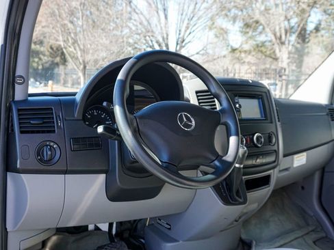Used 2015 Mercedes-Benz Sprinter 2500 image 72