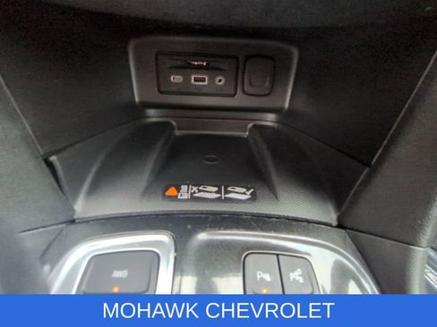Used 2024 Chevrolet Equinox Premier AWD/4WD image 36