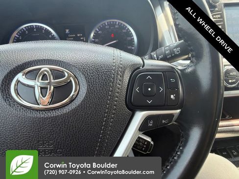 Used 2019 Toyota Highlander XLE w/ Carpet Mat Package (TMS) AWD/4WD image 28