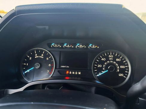 Used 2019 Ford F150 XLT w/ Trailer Tow Package image 16