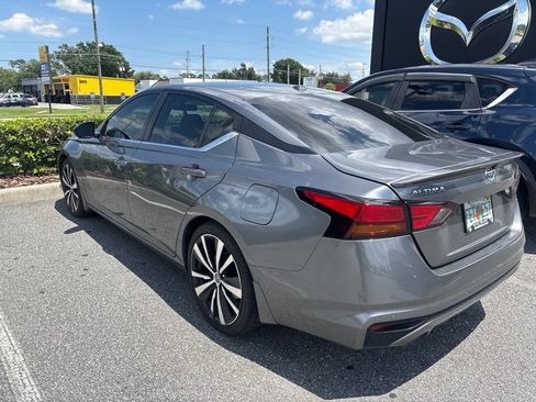 Used 2020 Nissan Altima 2.5 SR w/ Premium Package FWD image 2