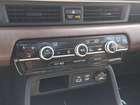 Used 2023 Honda Pilot Elite image 16