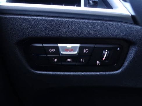 Used 2025 BMW M440i w/ Premium Package image 38