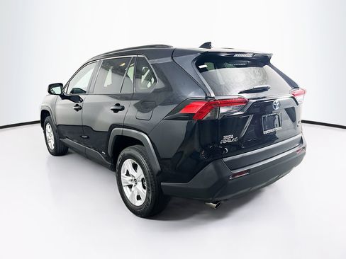 Used 2020 Toyota RAV4 LE w/ Carpet Mat Package AWD/4WD image 5