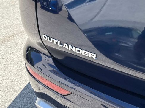 Used 2023 Mitsubishi Outlander SEL image 6