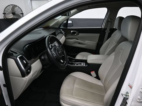 Used 2023 Kia Sorento EX FWD image 10