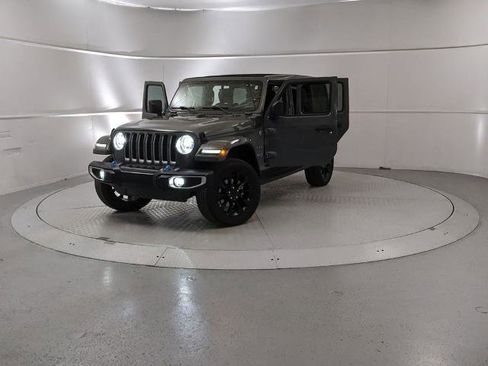 Used 2023 Jeep Wrangler Unlimited Sahara w/ Cold Weather Group image 13