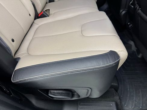 Used 2023 Hyundai Santa Fe Limited AWD/4WD image 34
