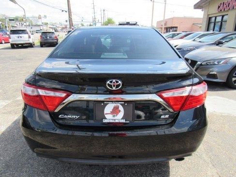 Used 2016 Toyota Camry SE w/ Moonroof Package image 6