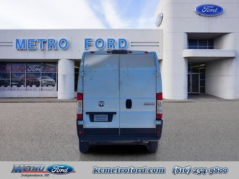 Used 2025 RAM ProMaster 3500 w/ Convenience Group FWD image 4