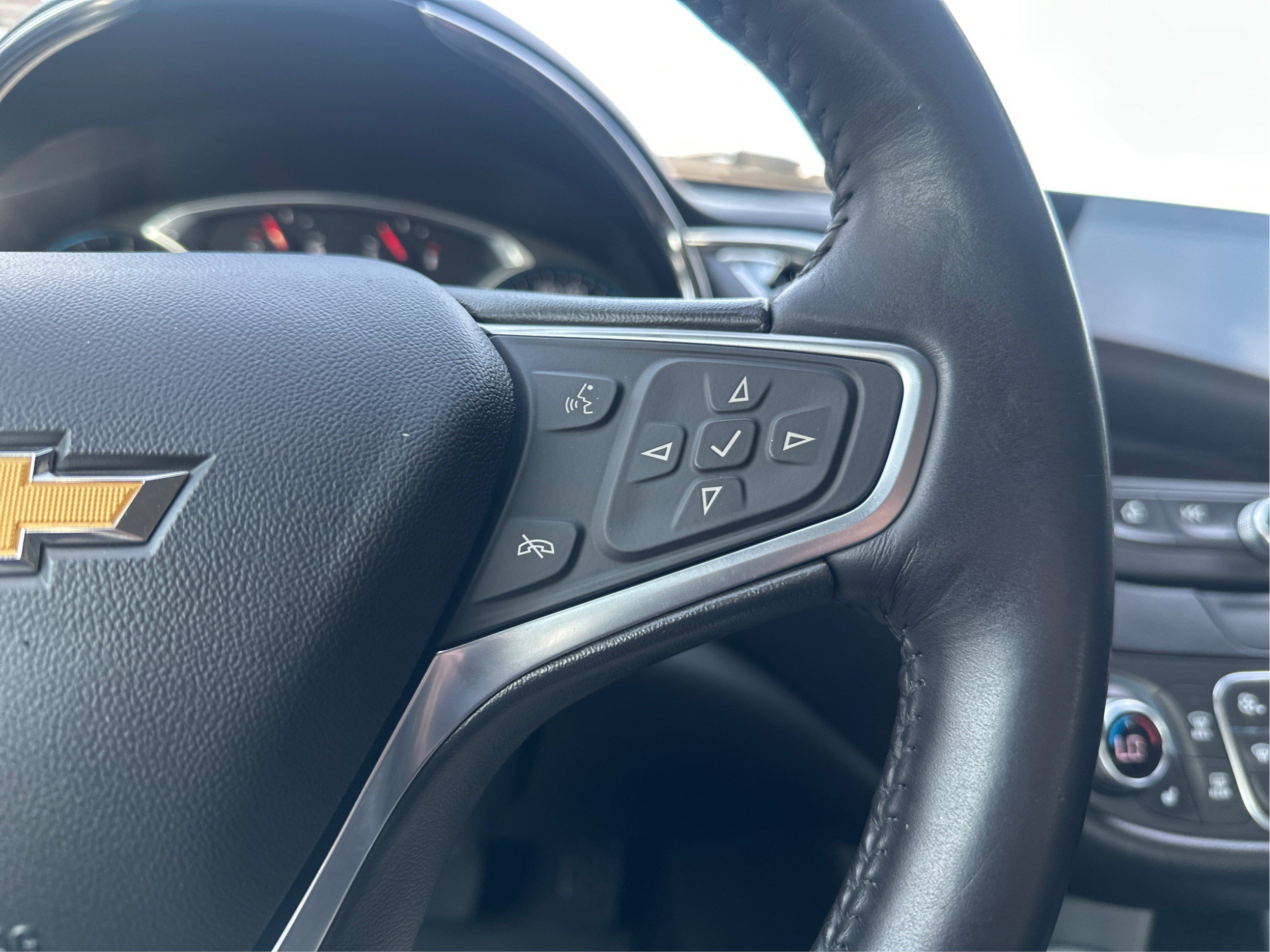 Used 2017 Chevrolet Malibu Premier w/ Premier Sun and Wheel Package FWD image 34
