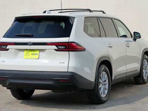 Used 2024 Toyota Grand Highlander AWD image 53
