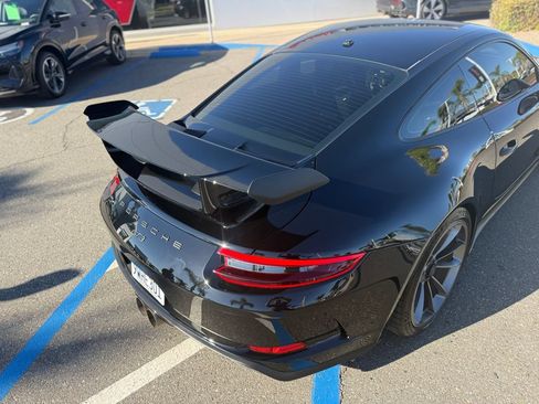 Used 2018 Porsche 911 GT3 RWD image 11