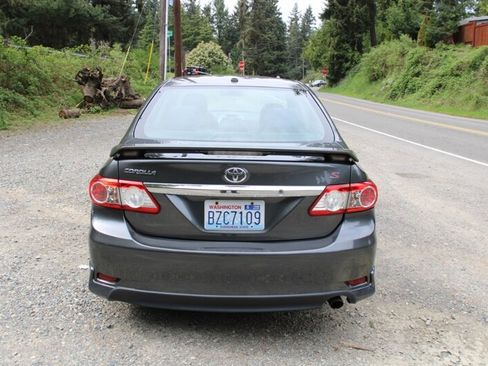 Used 2013 Toyota Corolla S w/ Premium Pkg FWD image 11