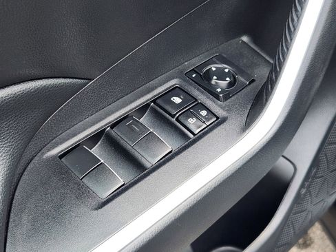 Used 2021 Toyota RAV4 XLE Premium image 4