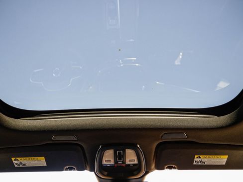 Used 2023 Volvo XC60 B5 Plus w/ Protection Package Premier image 18