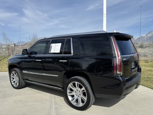 Used 2015 Cadillac Escalade Premium image 3