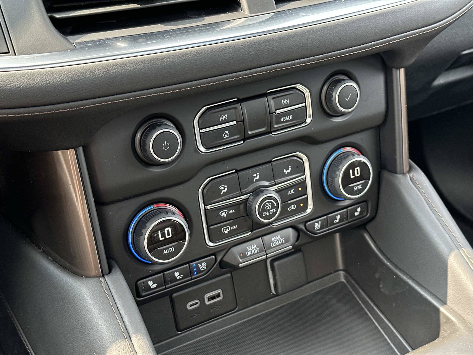Certified 2024 Chevrolet Suburban High Country AWD/4WD image 29