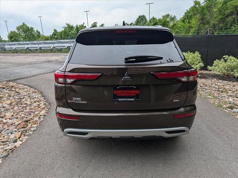 Used 2024 Mitsubishi Outlander SEL AWD/4WD image 4