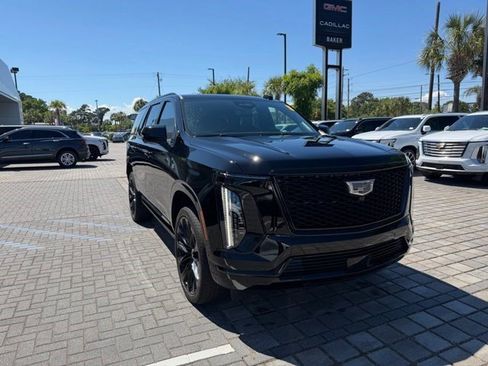 Certified 2025 Cadillac Escalade Sport Platinum w/ LPO, ONYX Package AWD/4WD image 9