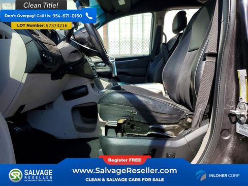 Used 2017 Dodge Grand Caravan SXT FWD image 9