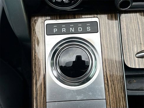 Used 2019 Land Rover Range Rover HSE image 16