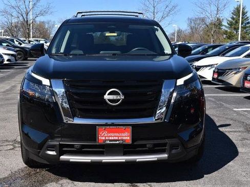 Certified 2025 Nissan Pathfinder SL w/ SL Premium Package image 4