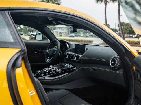 Used 2016 Mercedes-Benz AMG GT S image 25