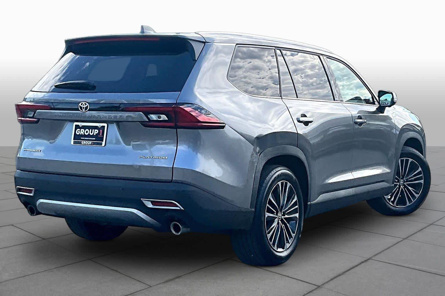 Used 2025 Toyota Grand Highlander AWD Hybrid image 13