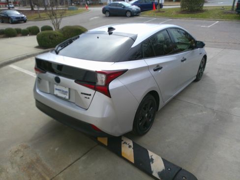 Used 2022 Toyota Prius image 12