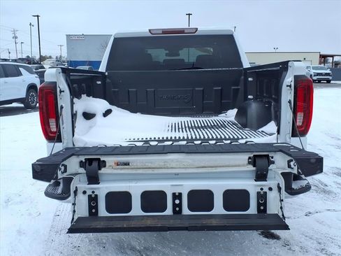 Certified 2025 GMC Sierra 1500 SLT image 13