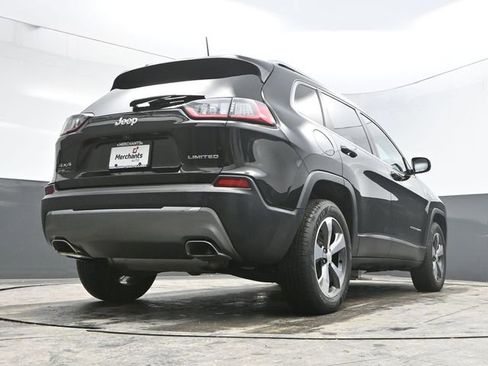 Used 2019 Jeep Cherokee Limited image 31