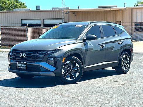 Used 2026 Hyundai Tucson SEL FWD image 2