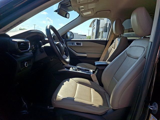 Used 2023 Ford Explorer Limited AWD/4WD image 14